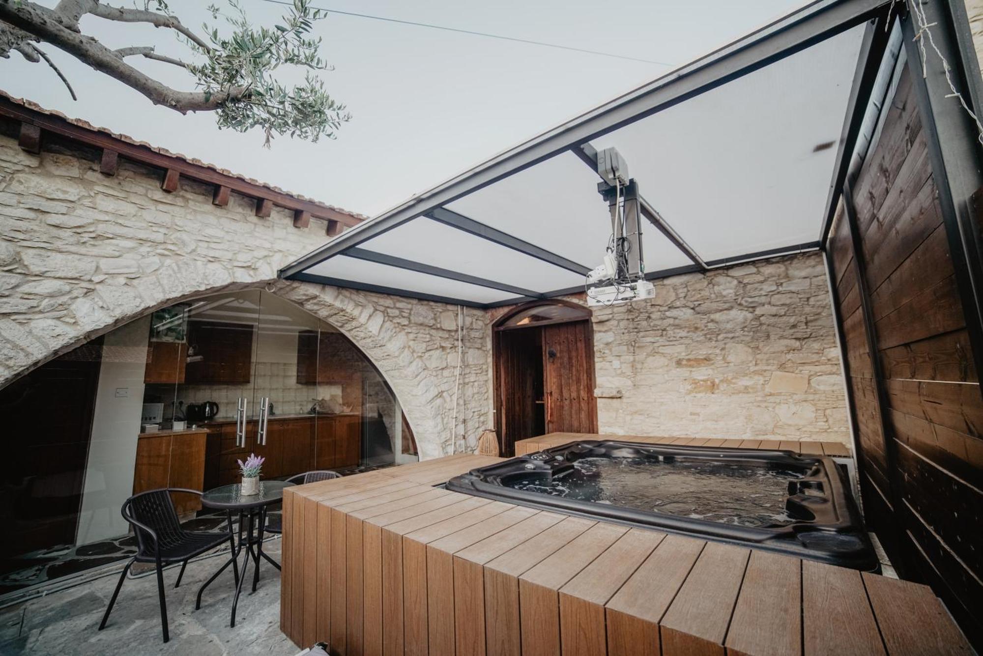 The Stonehouse Suites With Private Bath Spas Lemesos Exteriér fotografie