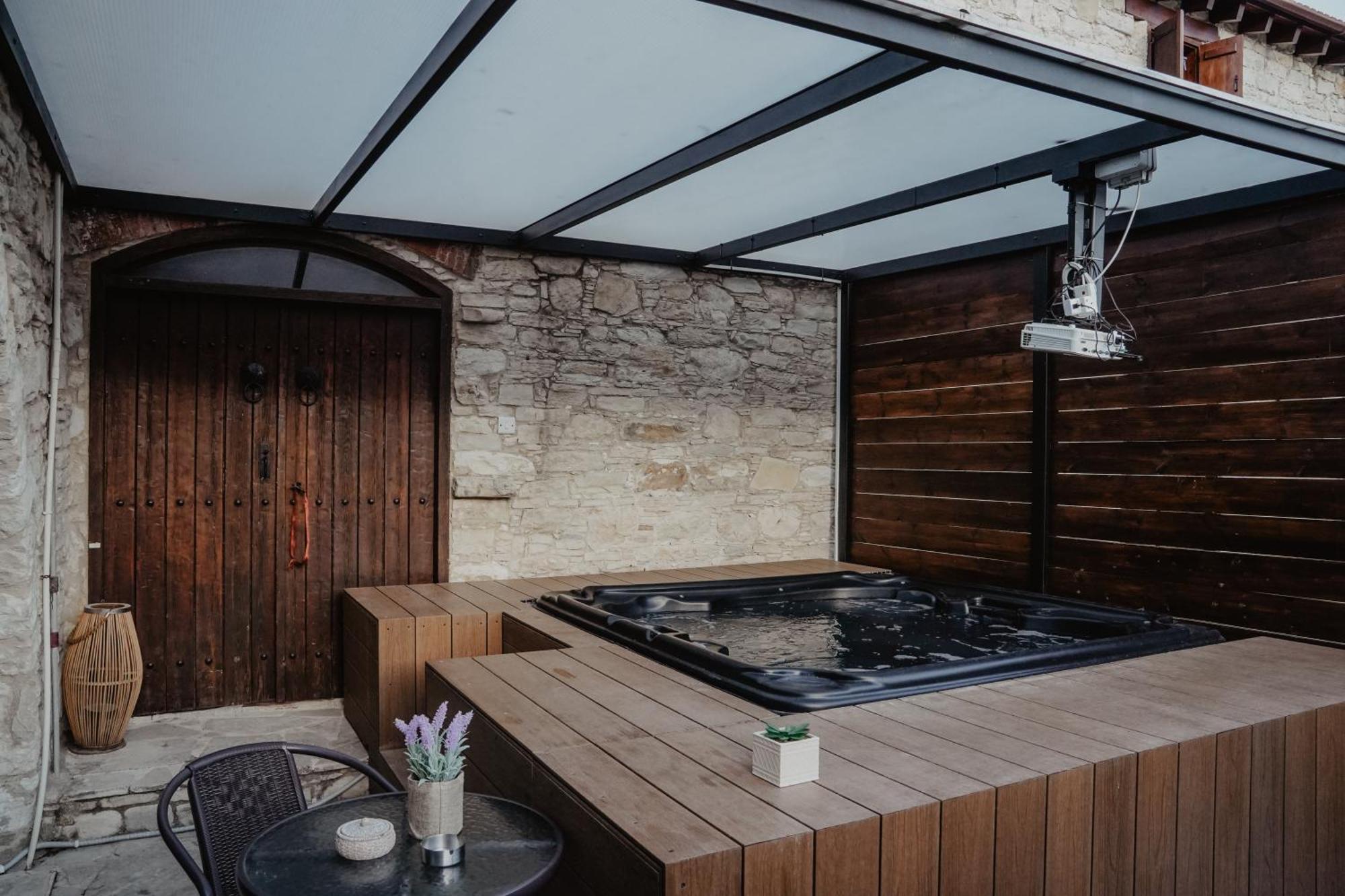 The Stonehouse Suites With Private Bath Spas Lemesos Pokoj fotografie