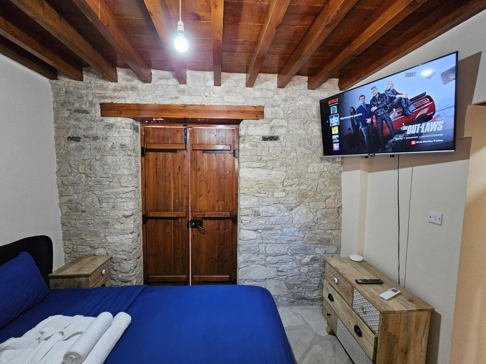 The Stonehouse Suites With Private Bath Spas Lemesos Pokoj fotografie